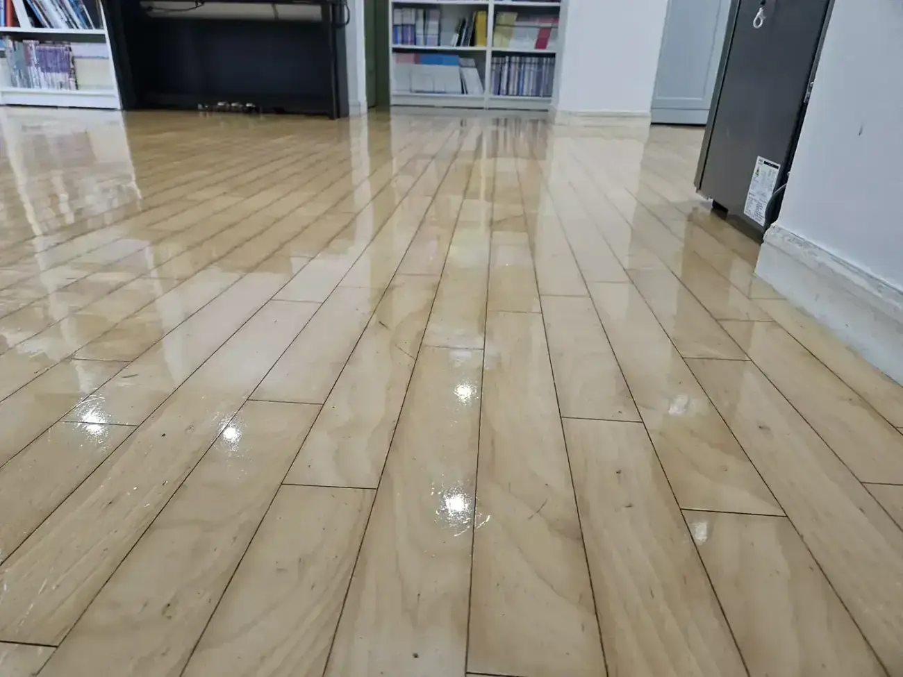 서울 강남구 침수복구 작업 후 — 강남 아파트 천장 누수 침수청소·마루 코팅
